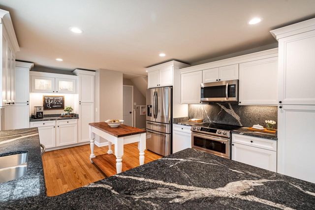 2550 N 93rd STREET, Wauwatosa, WI 53226