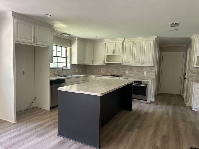141 Meador Rd, Kilgore, TX 75662