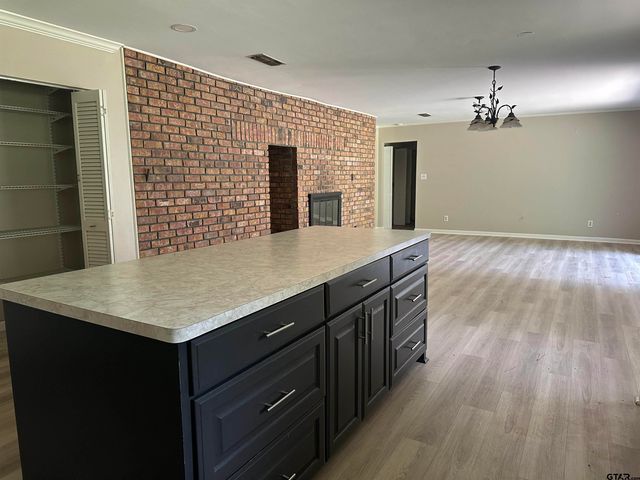 141 Meador Rd, Kilgore, TX 75662