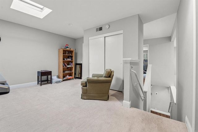 2537 Navarra Drive 9-B, Carlsbad, CA 92009