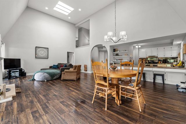 2537 Navarra Drive 9-B, Carlsbad, CA 92009