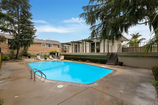 2537 Navarra Drive 9-B, Carlsbad, CA 92009