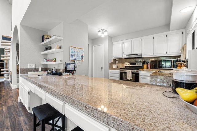 2537 Navarra Drive 9-B, Carlsbad, CA 92009