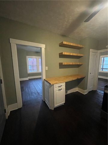 428 Pershing Dr, New Kensington, PA 15068