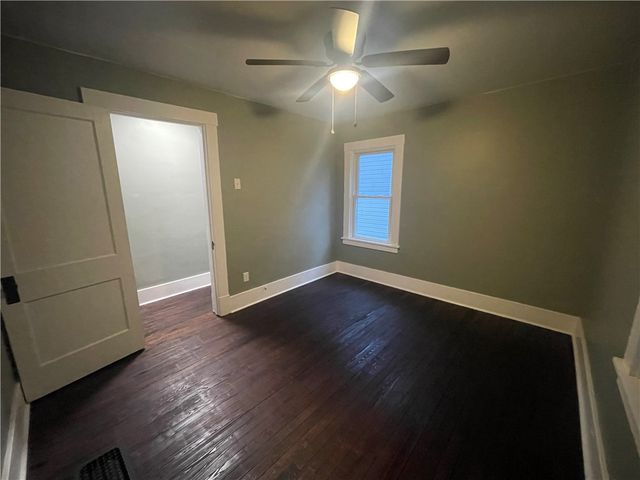 428 Pershing Dr, New Kensington, PA 15068
