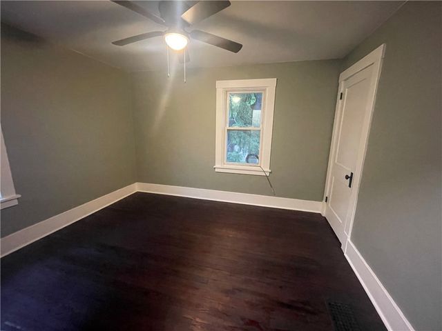 428 Pershing Dr, New Kensington, PA 15068