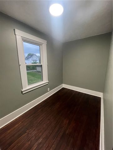 428 Pershing Dr, New Kensington, PA 15068