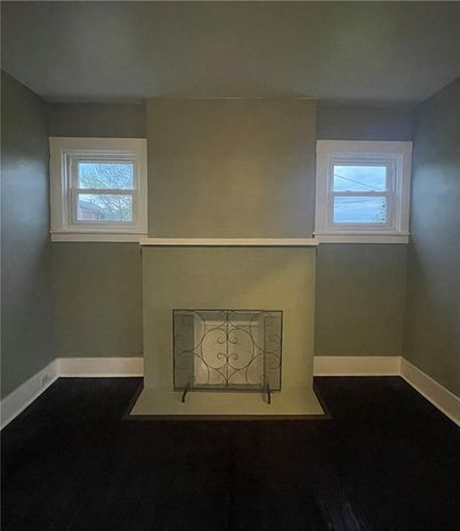 428 Pershing Dr, New Kensington, PA 15068
