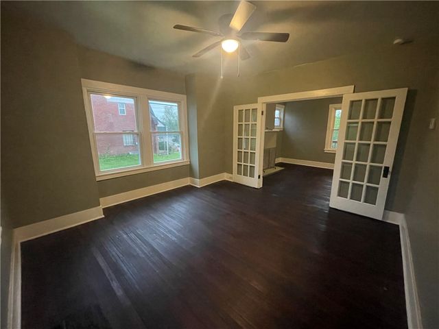 428 Pershing Dr, New Kensington, PA 15068