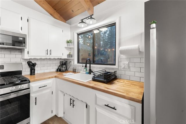 42540 Cedar Avenue, Big Bear Lake, CA 92315