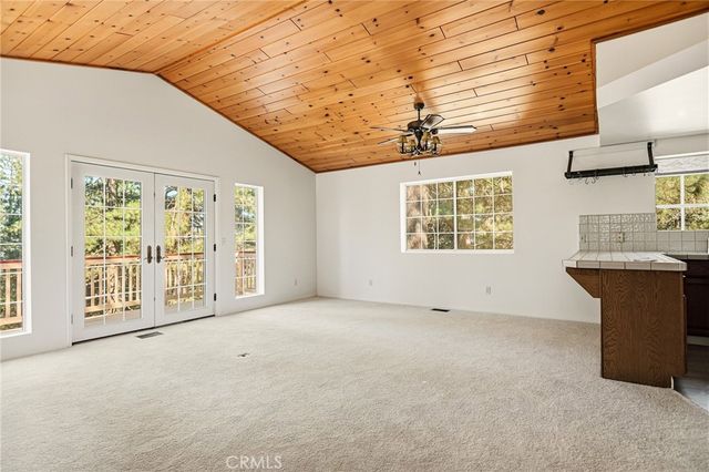 30930 Glen Oak, Running Springs, CA 92382