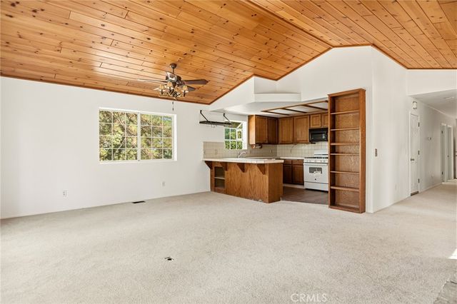 30930 Glen Oak, Running Springs, CA 92382