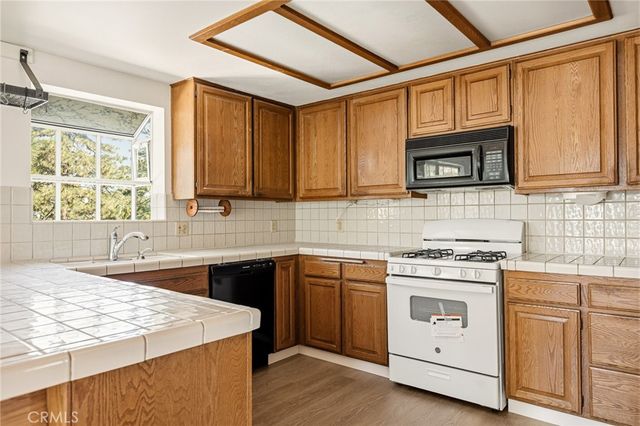 30930 Glen Oak, Running Springs, CA 92382
