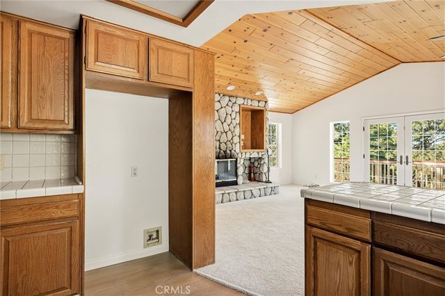 30930 Glen Oak, Running Springs, CA 92382