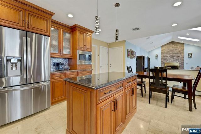 10 Viola Terrace, Twp Of Washington, NJ 07676