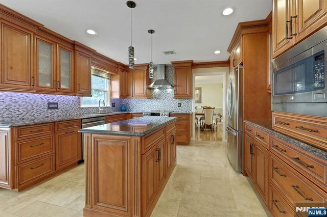 10 Viola Terrace, Twp Of Washington, NJ 07676