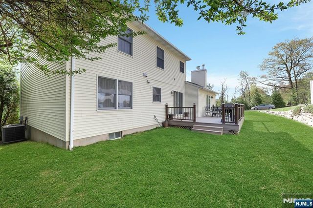 10 Viola Terrace, Twp Of Washington, NJ 07676