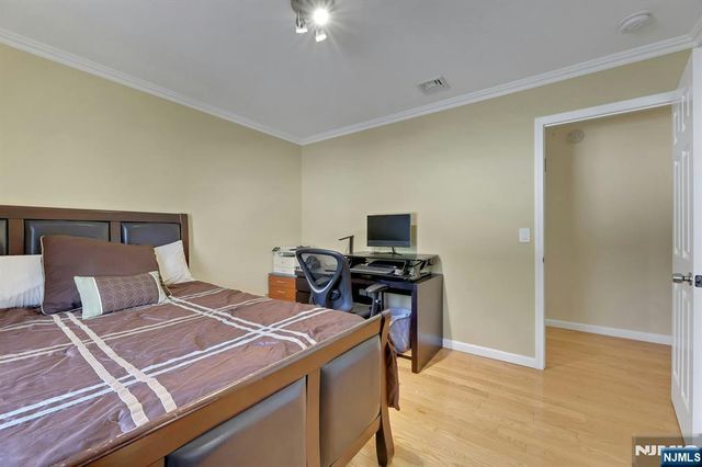 10 Viola Terrace, Twp Of Washington, NJ 07676