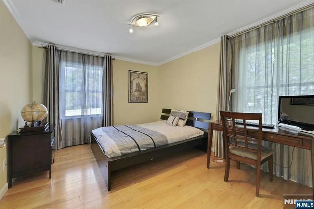 10 Viola Terrace, Twp Of Washington, NJ 07676