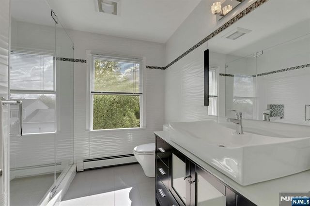 10 Viola Terrace, Twp Of Washington, NJ 07676