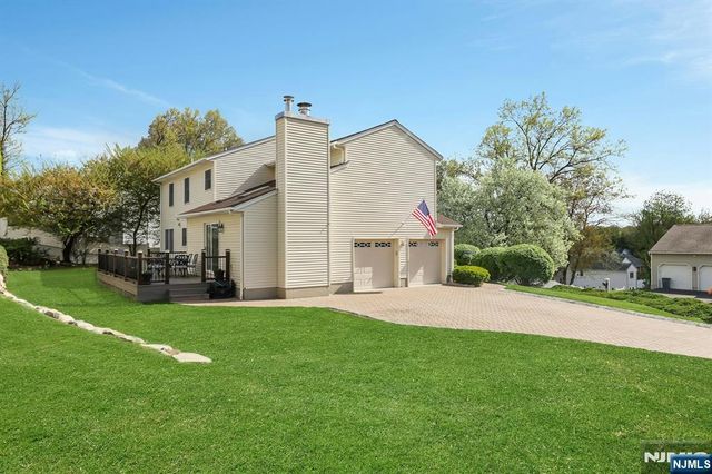 10 Viola Terrace, Twp Of Washington, NJ 07676