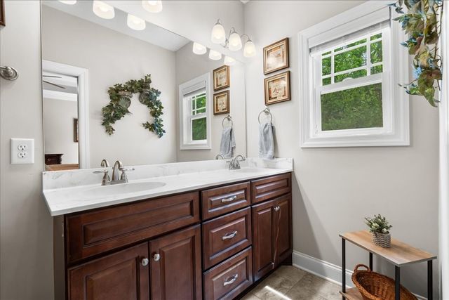 640 Laurel Ln, Murfreesboro, TN 37127