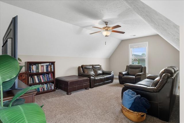 640 Laurel Ln, Murfreesboro, TN 37127