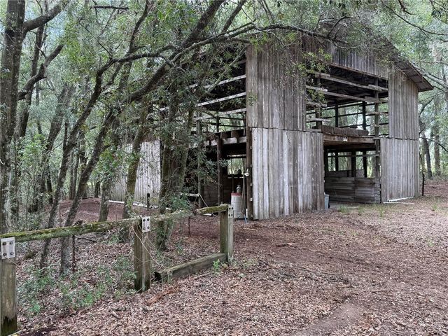 28430 ROBERTS DRIVE, Brooksville, FL 34602