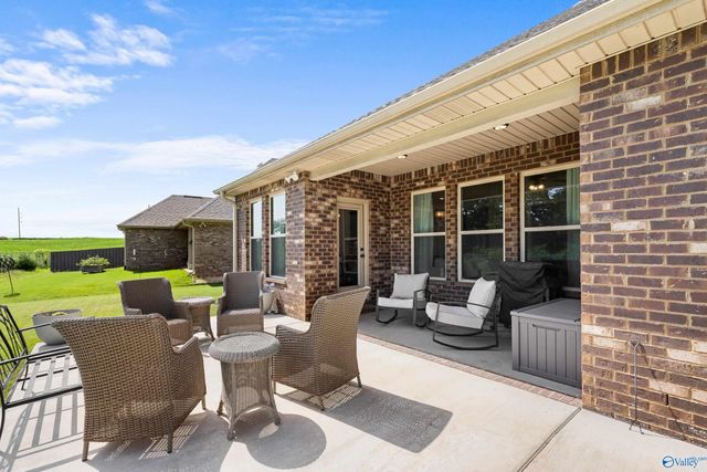 523 Wickerberry Way, Athens, AL 35611