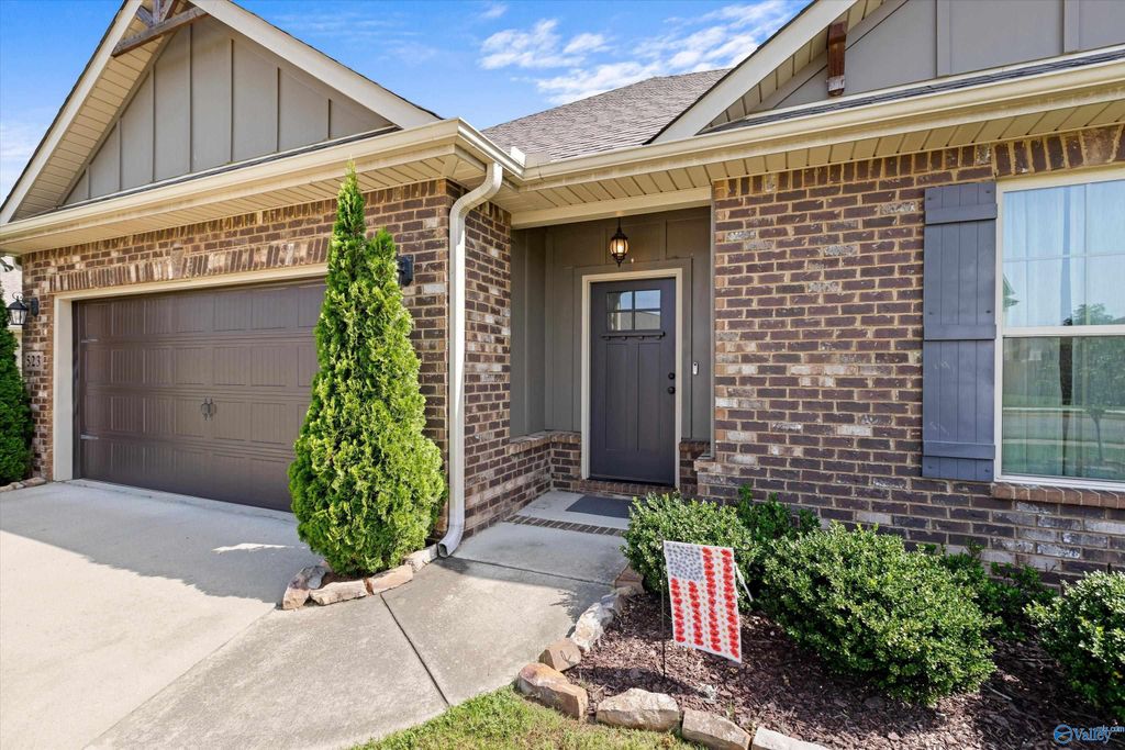 523 Wickerberry Way, Athens, AL 35611
