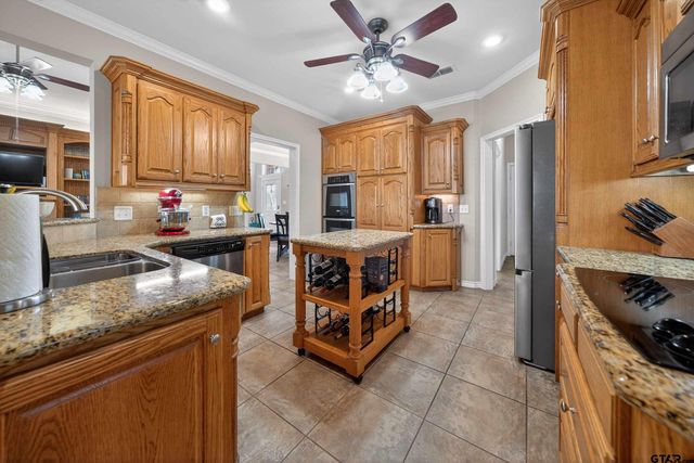 332 Highlander Heights, Hideaway, TX 75771