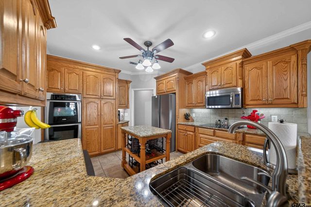 332 Highlander Heights, Hideaway, TX 75771