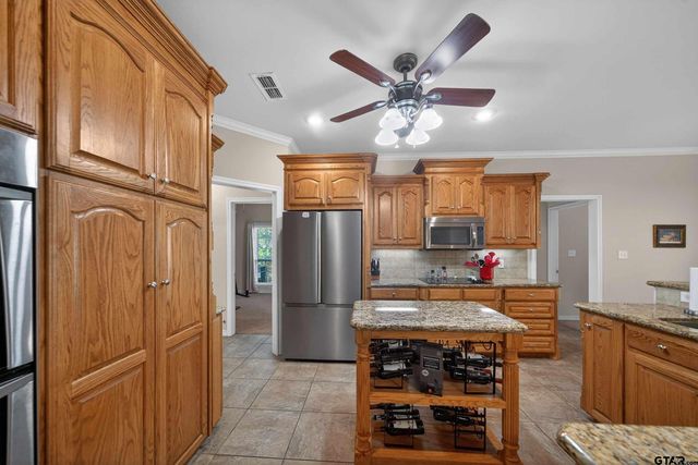 332 Highlander Heights, Hideaway, TX 75771