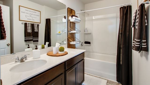 1009 Linn Cove Ct, Gallatin, TN 37066