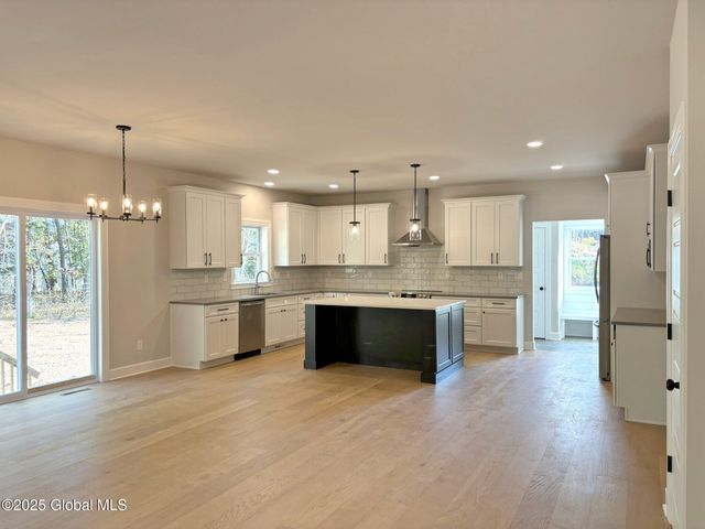 3 Hunter Court, Milton, NY 12020