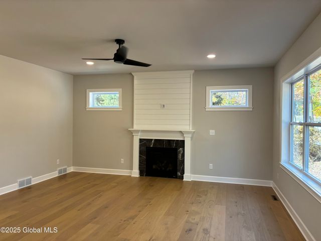 3 Hunter Court, Milton, NY 12020