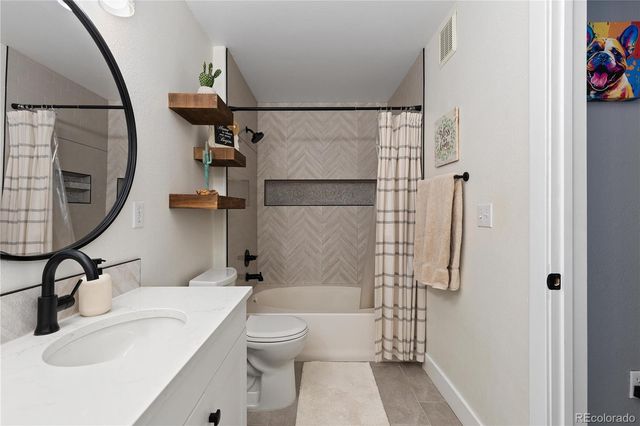 5415 S Dover Street 102, Littleton, CO 80123