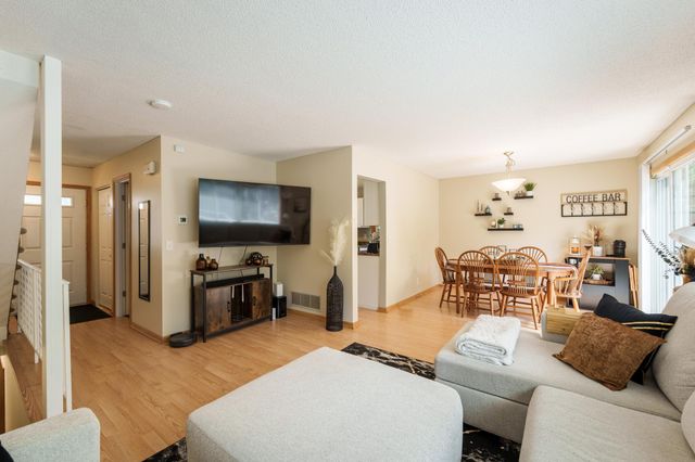 9067 75th Street S, Cottage Grove, MN 55016