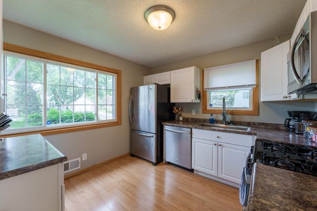 9067 75th Street S, Cottage Grove, MN 55016