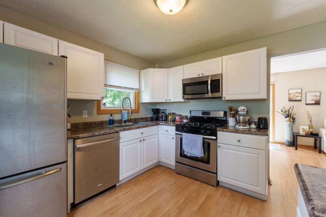 9067 75th Street S, Cottage Grove, MN 55016