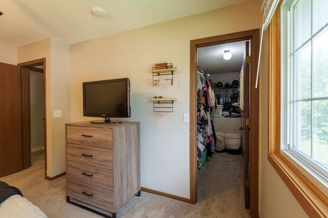 9067 75th Street S, Cottage Grove, MN 55016
