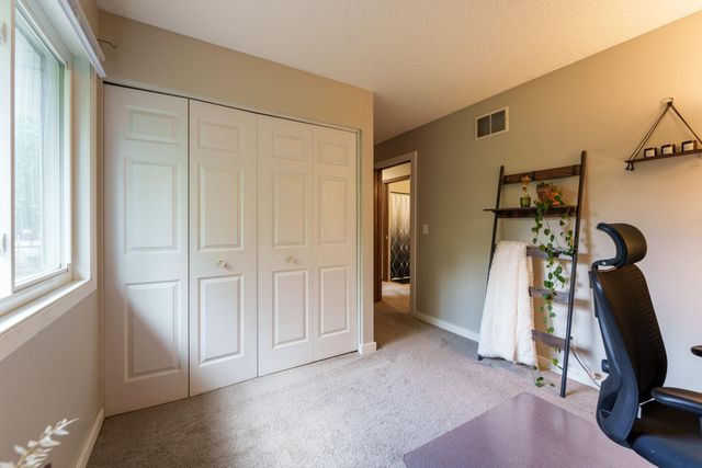 9067 75th Street S, Cottage Grove, MN 55016