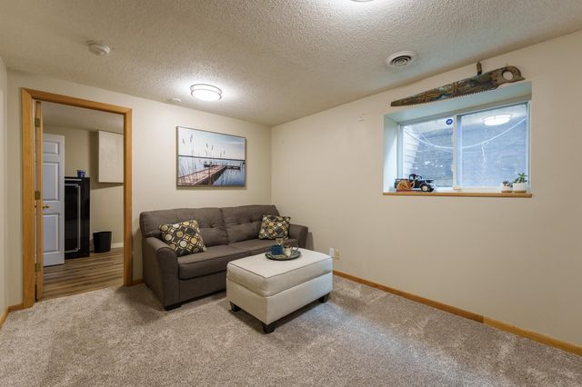 9067 75th Street S, Cottage Grove, MN 55016
