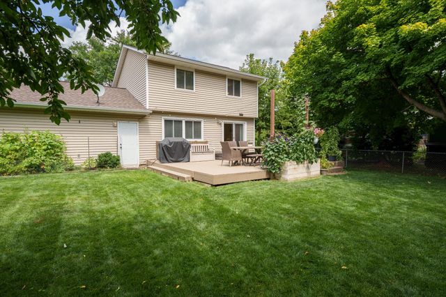 9067 75th Street S, Cottage Grove, MN 55016
