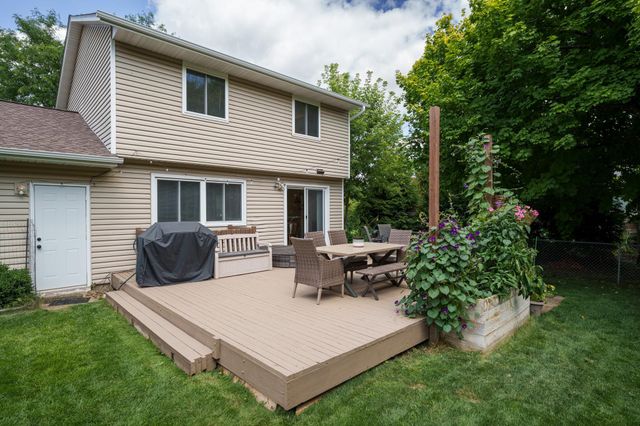 9067 75th Street S, Cottage Grove, MN 55016