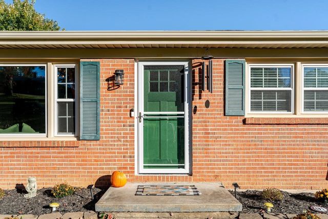 316 THOMAS ST, Staunton, VA 24401