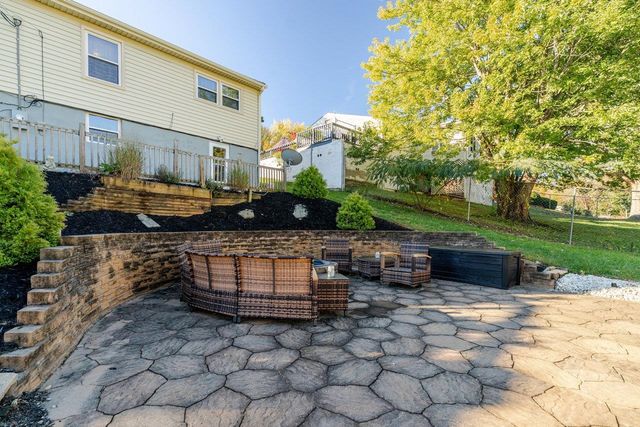 316 THOMAS ST, Staunton, VA 24401