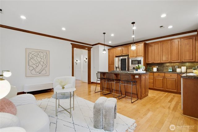 2557 NE Park Drive, Issaquah, WA 98029
