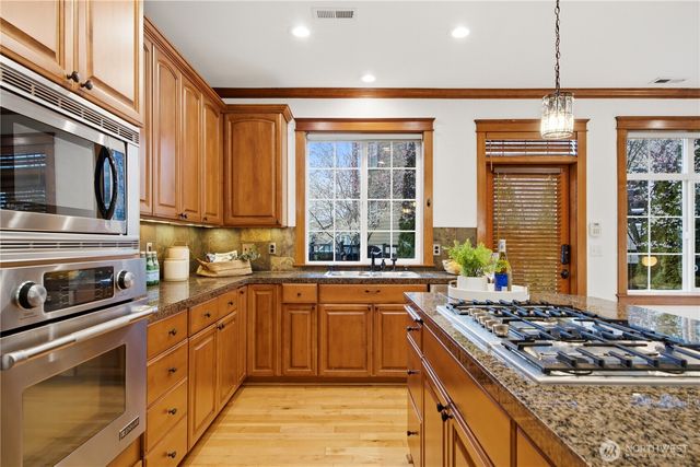 2557 NE Park Drive, Issaquah, WA 98029