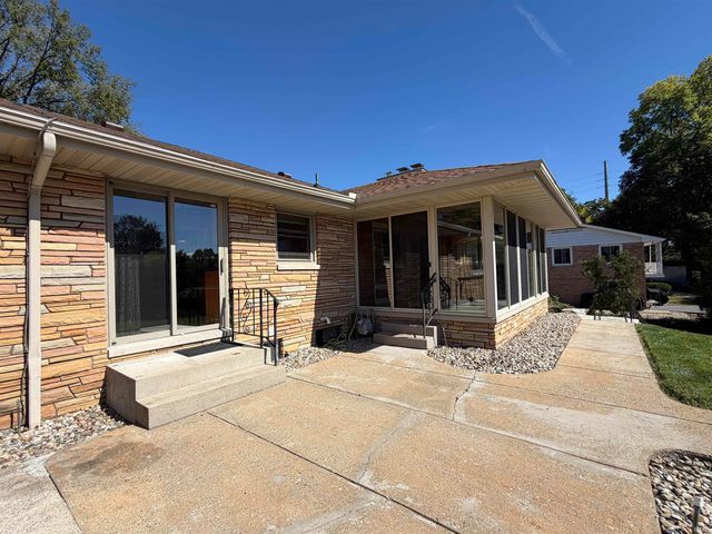 1825 Rainbow Bend Boulevard, Elkhart, IN 46514